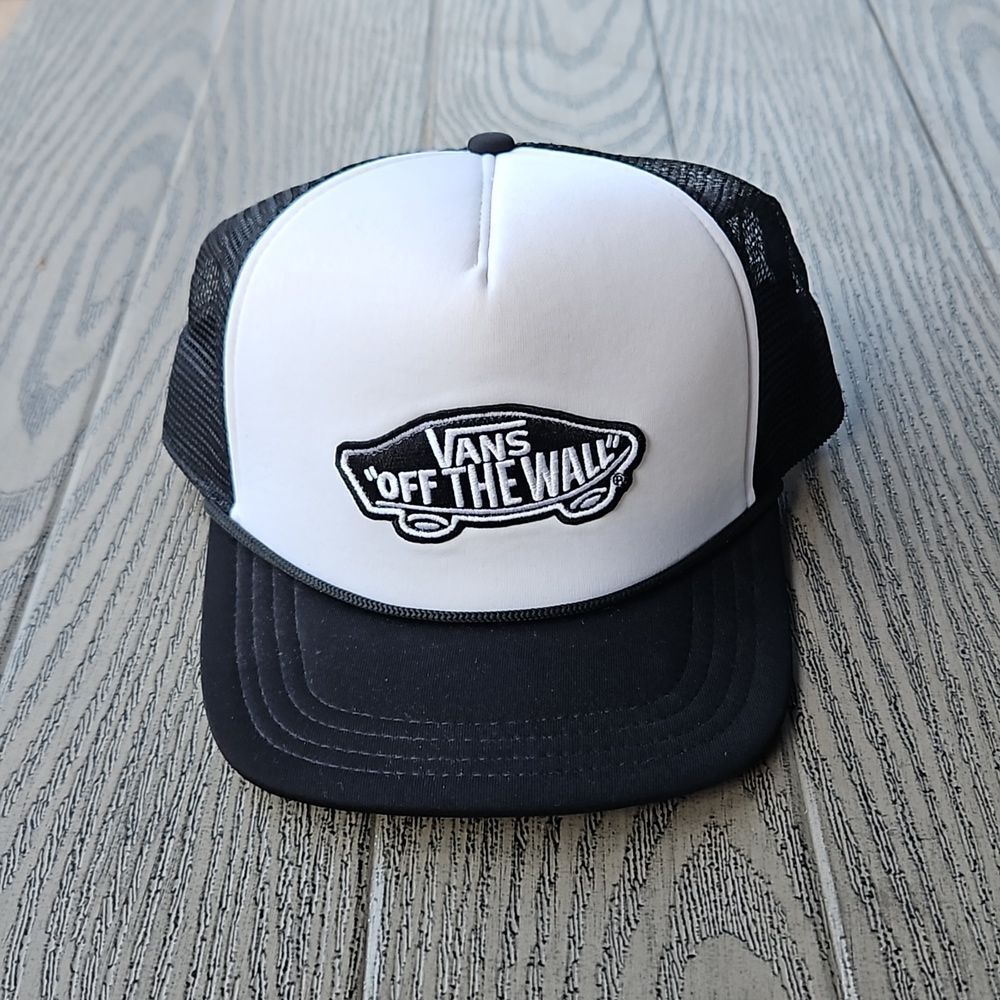 Vans Classic Off The Wall Trucker Hat Mesh Snap Back Black White Cap Flat Brim